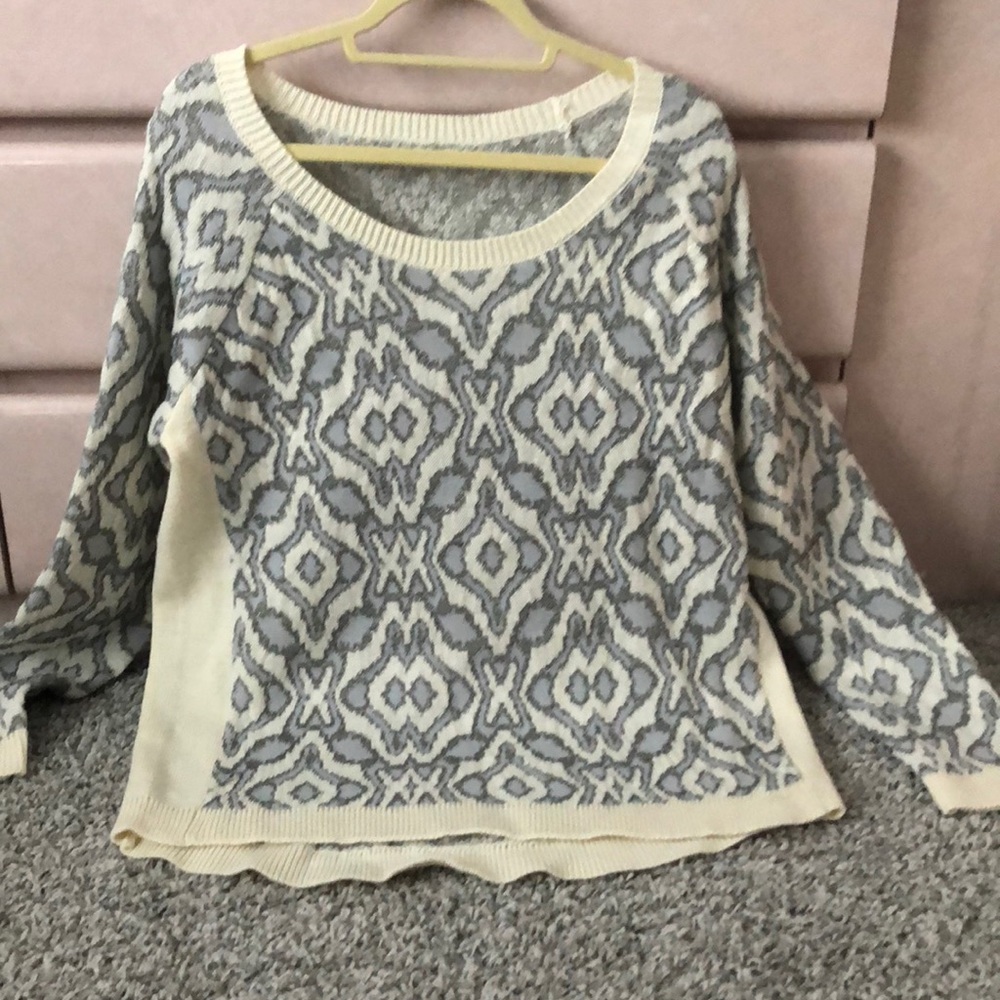Hinge Patterned Sweater